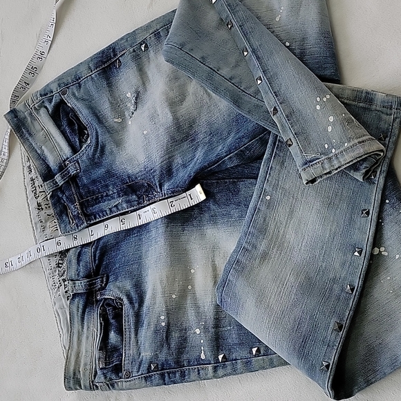 π₯ VINTAGE STUDDED Y2K LOW RISE PAINT DISGRESSED JEANS (ZIPPER NEED FIXING) - Picture 4 of 8